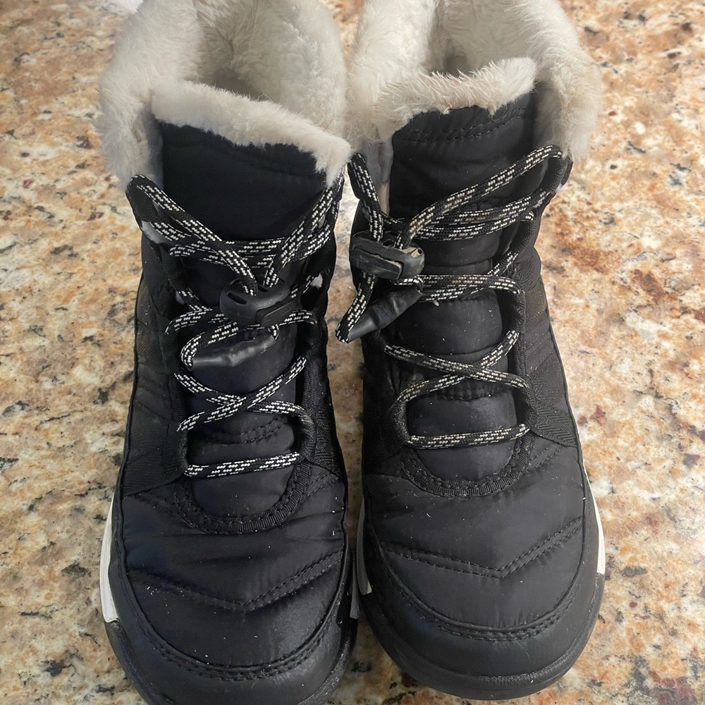 Sorel size 2 snow boots